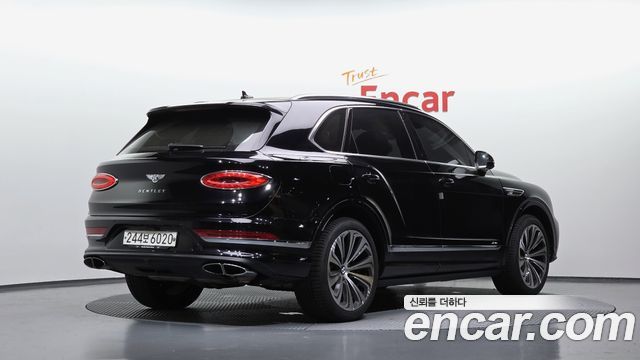 Bentley Bentayga 2023 — photo 2