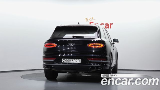 Bentley Bentayga 2023 — photo 4