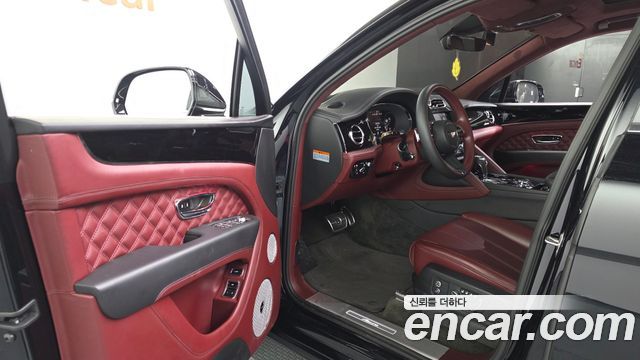 Bentley Bentayga 2023 — photo 13