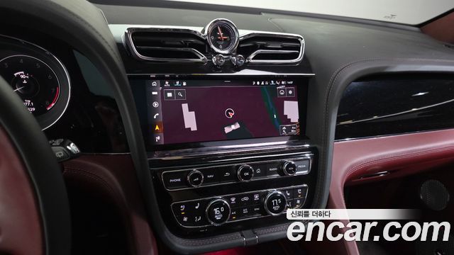 Bentley Bentayga 2023 — photo 20