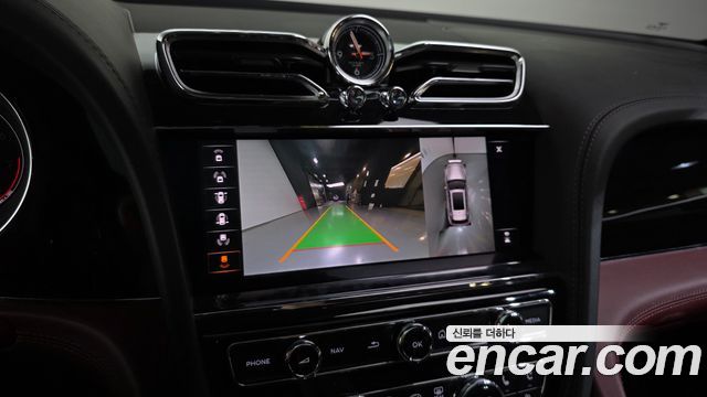 Bentley Bentayga 2023 — photo 21