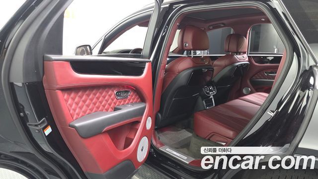 Bentley Bentayga 2023 — photo 16