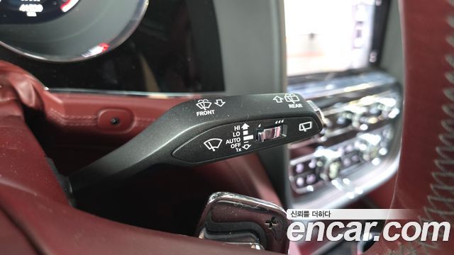 Bentley Bentayga 2023 — photo 29