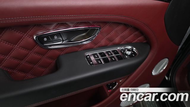 Bentley Bentayga 2023 — photo 30