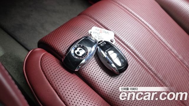 Bentley Bentayga 2023 — photo 33