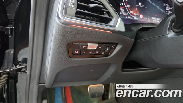 BMW 4-Series 2023 — photo 14