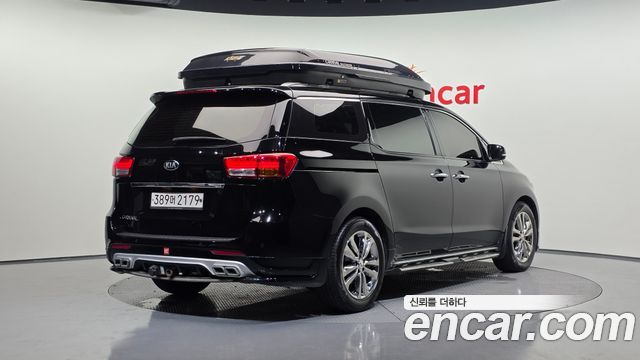 Kia Canival 2017 — photo 2