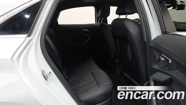 Audi A3 2023 — photo 17