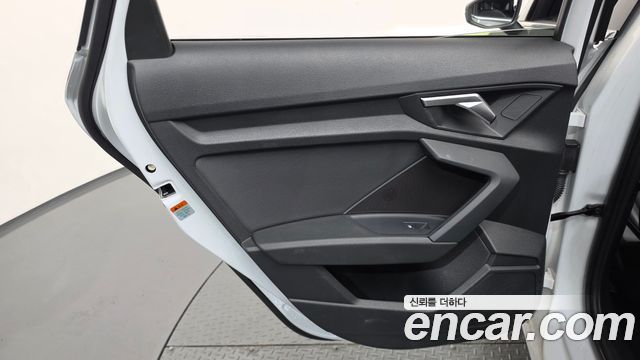 Audi A3 2023 — photo 15