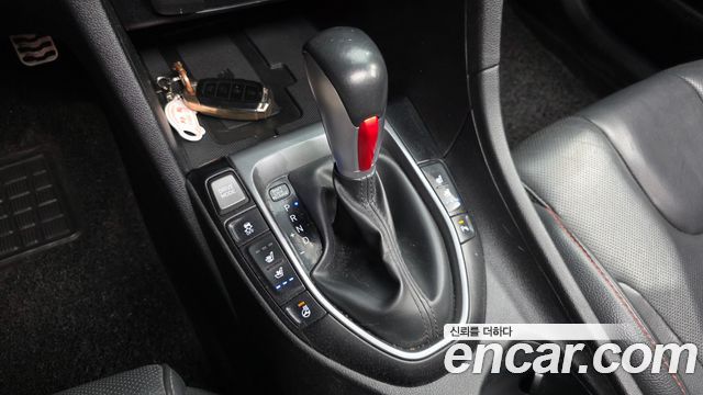 Hyundai Veloster 2020 — photo 12
