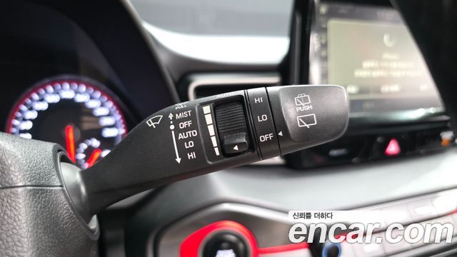 Hyundai Veloster 2020 — photo 24
