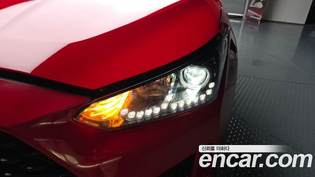 Hyundai Veloster 2020 — photo 8
