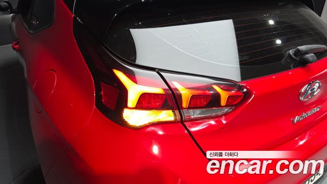 Hyundai Veloster 2020 — photo 9