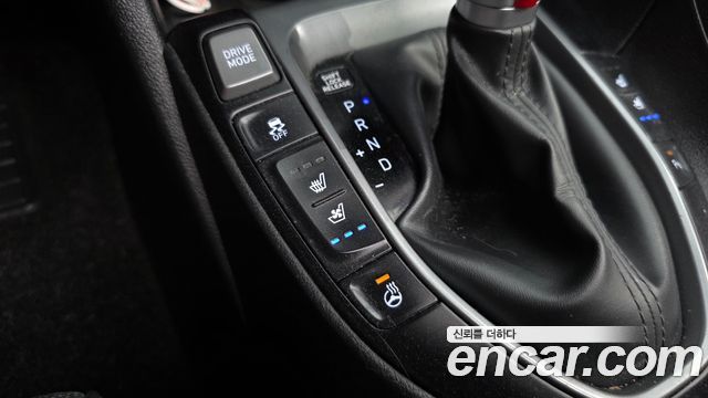 Hyundai Veloster 2020 — photo 27