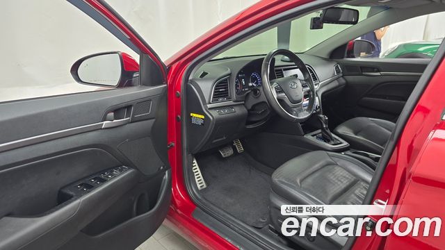 Hyundai AVANTE 2016 — photo 10