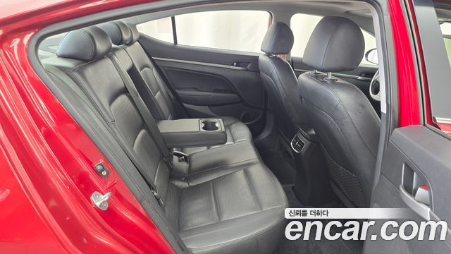 Hyundai AVANTE 2016 — photo 11