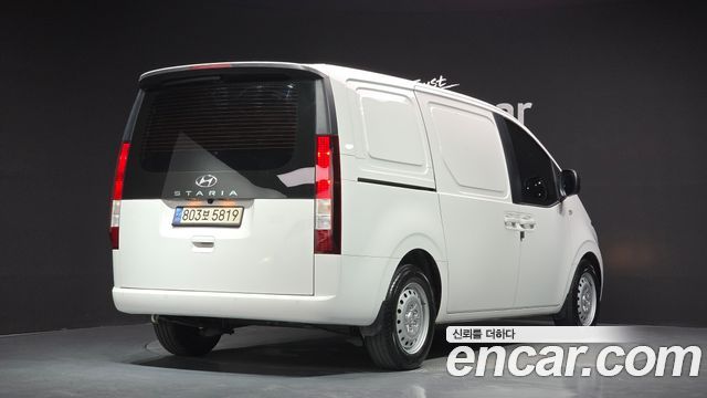 Hyundai Staria 2022 — photo 2