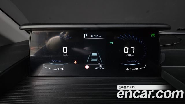 Hyundai Staria 2022 — photo 11