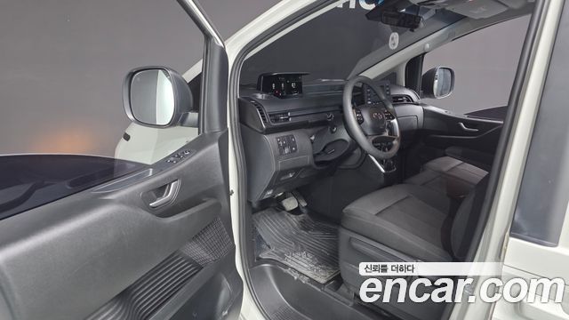 Hyundai Staria 2022 — photo 13