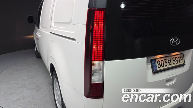 Hyundai Staria 2022 — photo 9