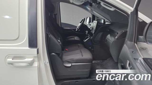 Hyundai Staria 2022 — photo 16