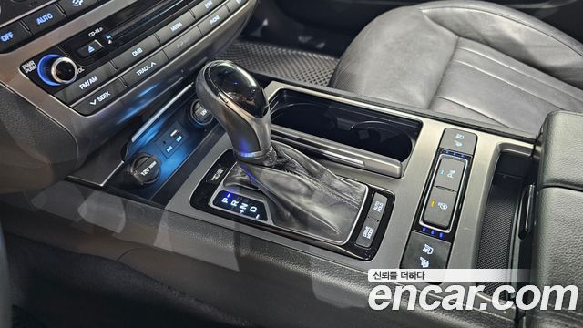 Hyundai Genesis 2016 — photo 9