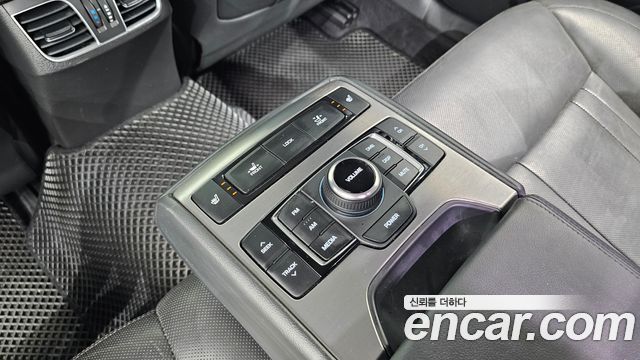 Hyundai Genesis 2016 — photo 18