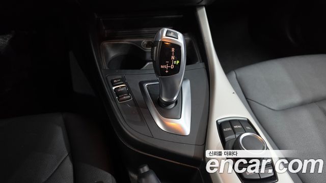 BMW 1-Series 2017 — photo 9