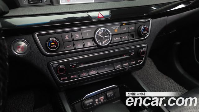 Kia K7 2017 — photo 17