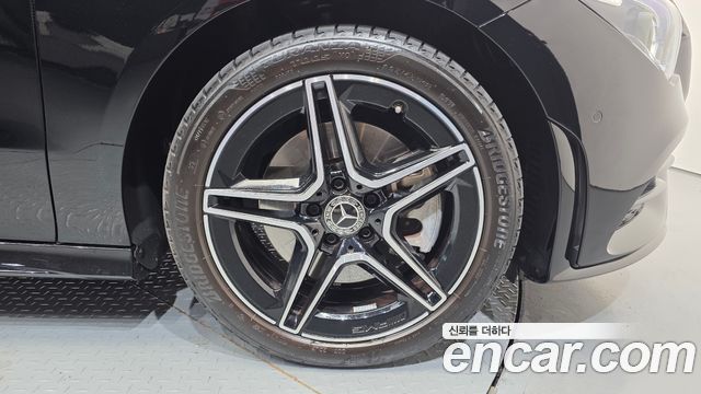 Mercedes-Benz CLA-Class 2023 — photo 5