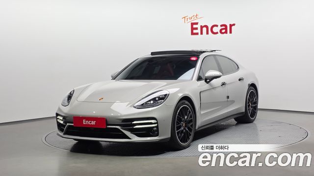 Porsche Panamera 2023 — photo 1