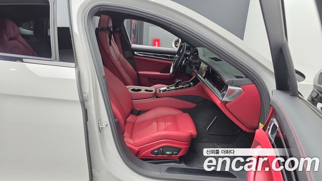 Porsche Panamera 2023 — photo 11