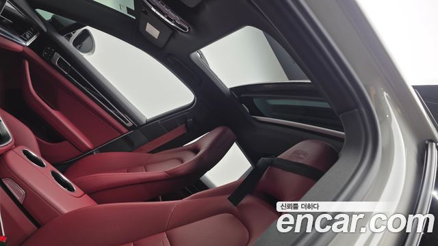 Porsche Panamera 2023 — photo 19