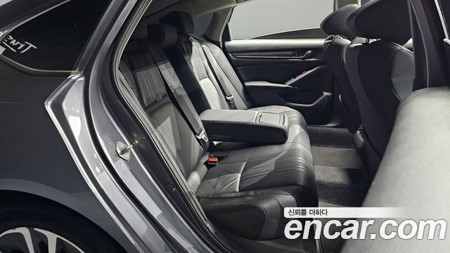 Honda Accord 2018 — photo 12