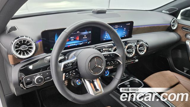 Mercedes-Benz A-Class 2025 — photo 13