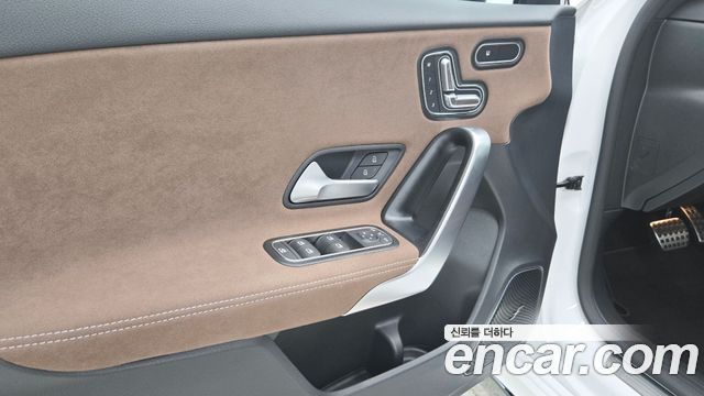 Mercedes-Benz A-Class 2025 — photo 15