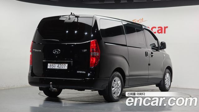 Hyundai Starex 2019 — photo 2