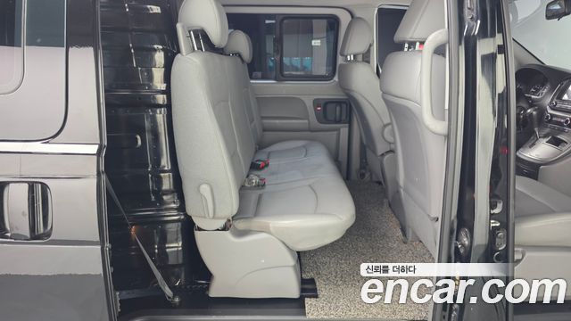 Hyundai Starex 2019 — photo 18