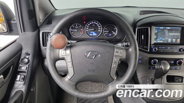 Hyundai Starex 2019 — photo 19