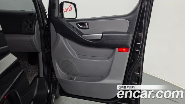 Hyundai Starex 2019 — photo 15