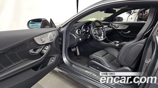 Mercedes-Benz C-Class 2018 — photo 10