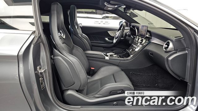 Mercedes-Benz C-Class 2018 — photo 11