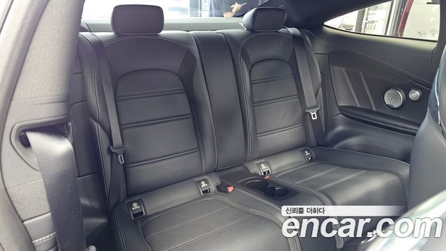 Mercedes-Benz C-Class 2018 — photo 12