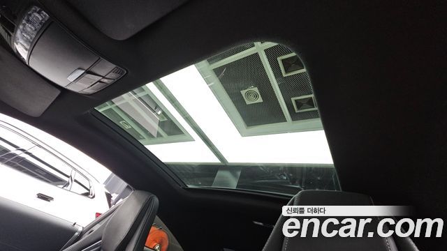 Mercedes-Benz C-Class 2018 — photo 18