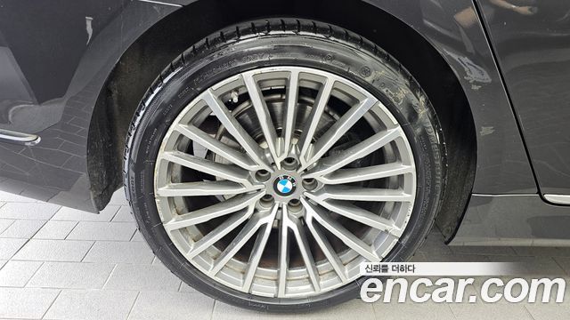 BMW 7-Series 2021 — photo 5