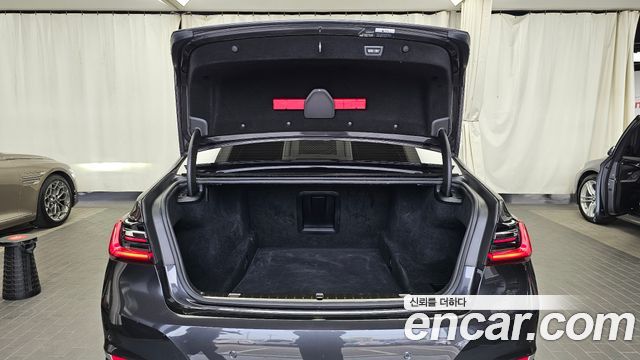BMW 7-Series 2021 — photo 20