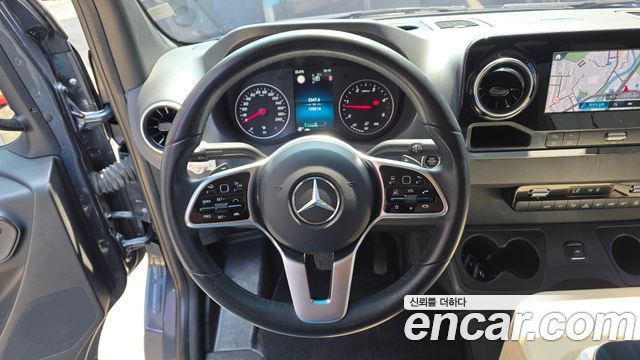 Mercedes-Benz Sprinter 2022 — photo 18