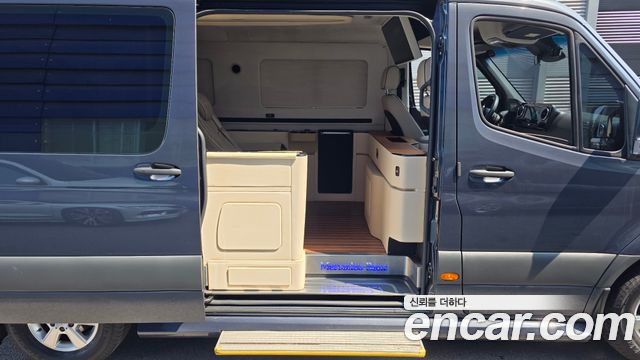 Mercedes-Benz Sprinter 2022 — photo 16