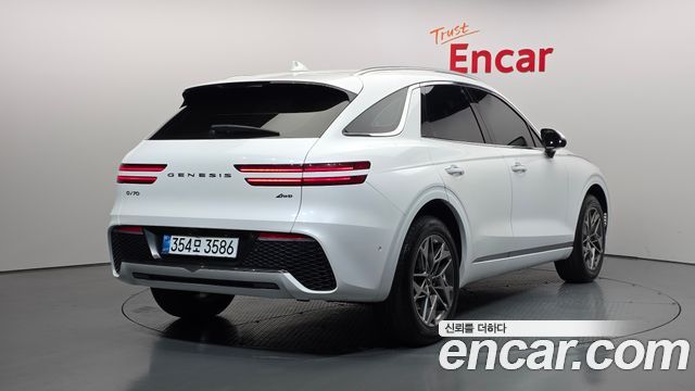 Genesis GV70 2023 — photo 2