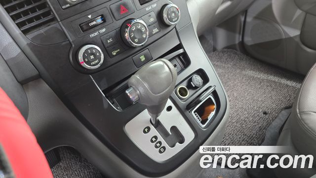 Kia Canival 2014 — photo 9
